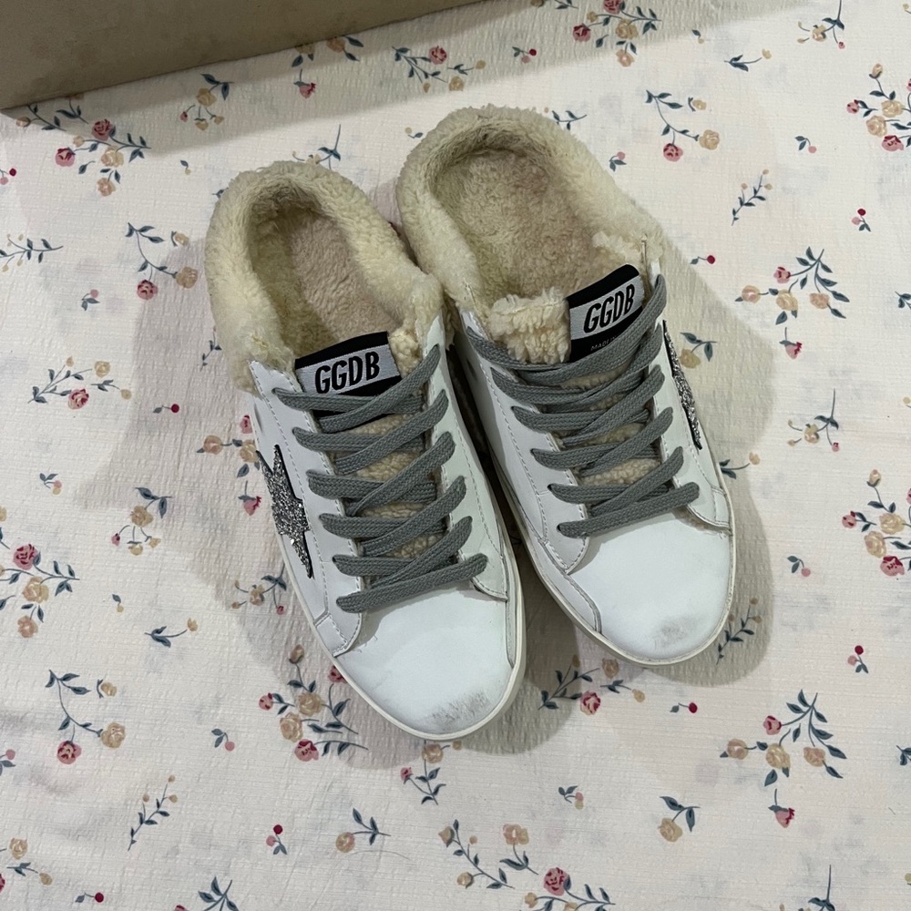 Golden Goose White Leather Faux Shearling-Lined Sneakers Mules with Gray Laces